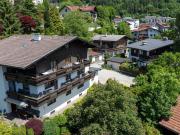 Jenbach: Haus mit 20 Zimmer, 2 Wohnungen Grundfläche ca....