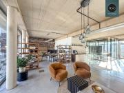 TOP: Lichtdurchflutetes Design Loft mit 2 Terrassen in...