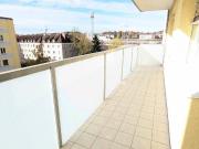 Top Renovierte 3 Zimmer Wohnung mit Balkon