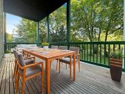 Top sanierte 5 Zimmer Altbauwohnung mit Veranda in... Top sanierte 5 Zimmer Altbauwohnung mit Veranda in...