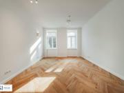Top sanierte Altbauwohnung: Luxus und Stil in ruhiger...