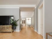Top sanierter Altbau mit Freiflächen & Garage direkt an...