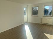 TOP Whg. im 2. OG Süd Balkon NEUES Laminat Lift + TG...