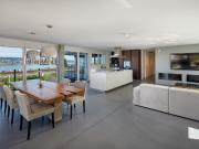 Topmoderne Wohnung mit Seesicht