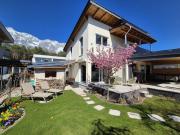 Topmodernes energieeffizentes Haus mit riesigem...