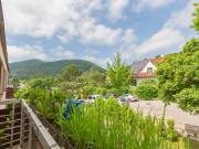 Topsanierte Grünruhelage mit drei Balkonen und...