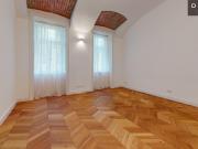 Topsanierter Altbauerstbezug