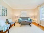 Toronto Furnished House for Rent Cozy 2 Bedroom, 2...