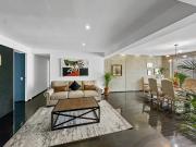 Totalmente amueblado de 3 habitaciones/2.5 baños y...