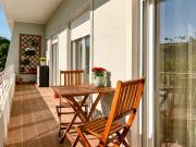 Totalmente remodelado e com uma varanda de 14m2 com...