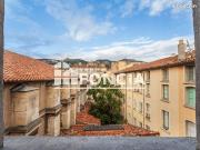 Toulon centre lumineux t3 traversant