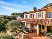 Tourrettes sur Loup: maison provençale 4 chambres avec vue