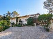 Tourrettes sur Loup – Mas d'exception en pierre, vue...