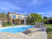 TOURRETTES SUR LOUP Villa provençale à pied du village