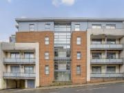 Town Centre, High Wycombe HP13, 2 bed flat to rent,...