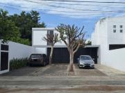 Town House en colonia Maya