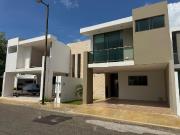 Town house en renta sin muebles de dos habitaciones zona...