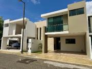 Town house en renta sin muebles de dos habitaciones zona...