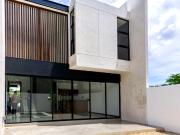 TOWN HOUSE EN RENTA TEMOZON CON ALBERCA