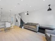 Town house for sale in New Trinity Road, East Finchley,...