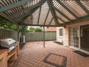 TOWNHOUSE 3 BEDROOM 2 BATHROOM