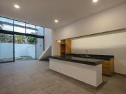 Casa en Venta, a estrenar dentro de la ciudad, con...