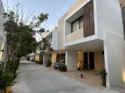 Townhouse a ESTRENAR en Temozón Norte