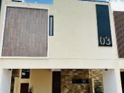 Townhouse amueblado con alberca y roof top en Temozón