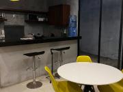 Townhouse amueblado, de 2 recámaras, en privada