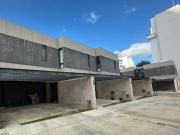 Townhouse amueblado, de 2 recámaras + family room, en...