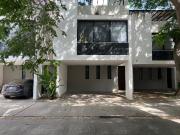 Townhouse amueblado y equipado. En privada Santorini,...