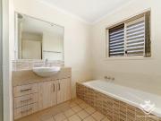 Townhouse available 570pw