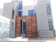 Townhouse Casa en Venta en Loma Dorada RAHQRO