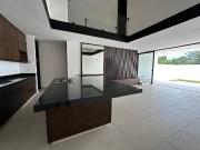 Townhouse con piscina en renta en Residencial Xcanatún