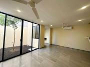 Townhouse con rooftop, jardín y cuarto de servicio,...