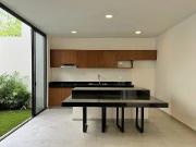 TOWNHOUSE DE 3 NIVELES EN VENTA EN TEMOZÓN NORTE