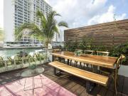 Townhouse de 5 recamaras en Puerto Cancun con paneles...