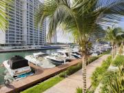 Townhouse de 5 recamaras en Puerto Cancun con paneles...