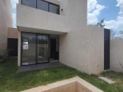 Townhouse de dos recámaras al norte de Mérida, Dzityá