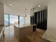 Townhouse dentro de privada, con paneles solares, al...