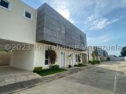 Townhouse en Alquiler en Calle Piar, Ciudad Ojeda
