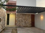 Townhouse en privada en renta en Temozón Norte