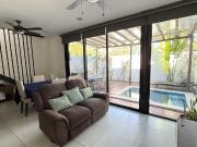 Townhouse en renta amueblado dentro de privada con...