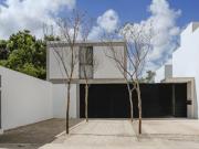 Townhouse en Renta AMUEBLADO en Col. Maya Cerca de Altabrisa