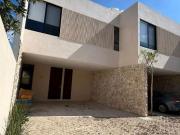 Townhouse en Temozon de 2 Recamaras