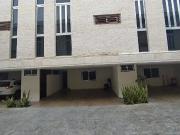 Townhouse en Venta con 16 Paneles Solares,...