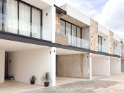 Townhouse en venta en Cholul al norte de Merida Sauces...