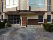 TOWNHOUSE EN VENTA SECTOR CORRAL DE PIEDRA EL LIMON MARACAY