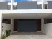 TownHouse en venta Xcanatún modelo 1