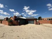 Townhouse For Sale in Six Fountains Residential Estate